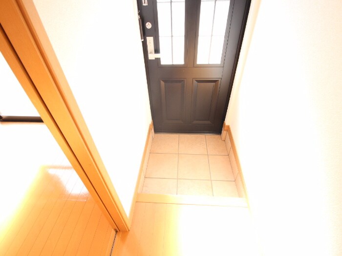 物件内観写真17　(玄関)
