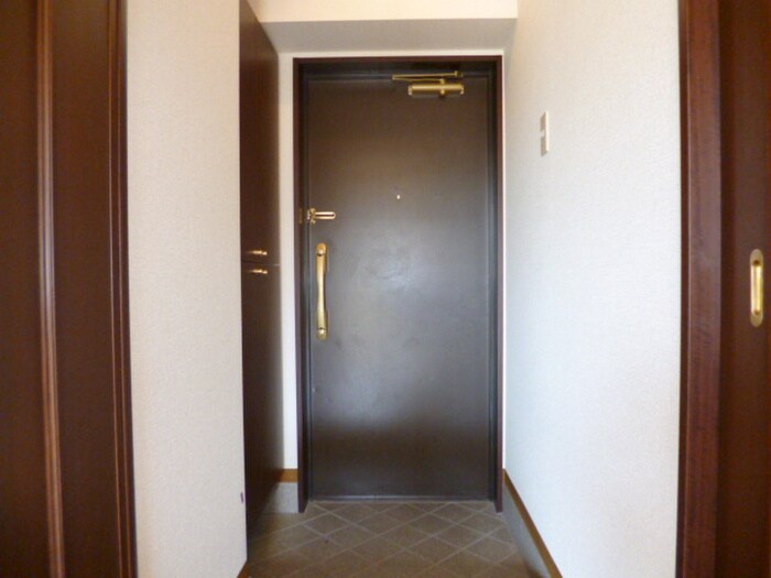物件内観写真15　(玄関)