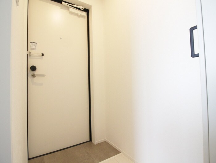 物件内観写真15　(玄関)
