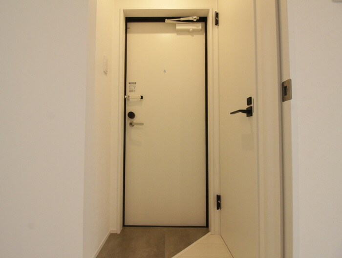 物件内観写真17　(玄関)