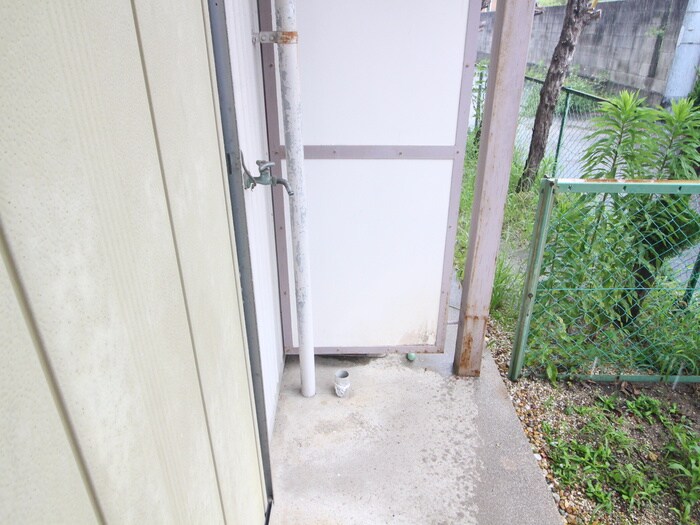 物件内観写真17　(洗濯機置場)