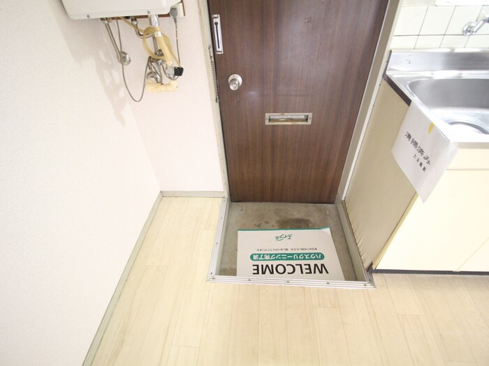 物件内観写真18　(玄関)