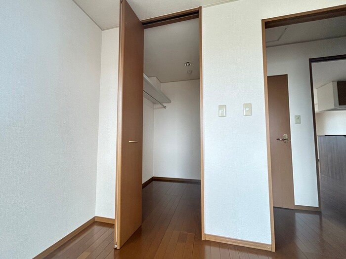 物件内観写真13　(収納)