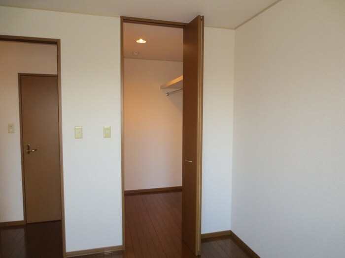 物件内観写真16　(収納)