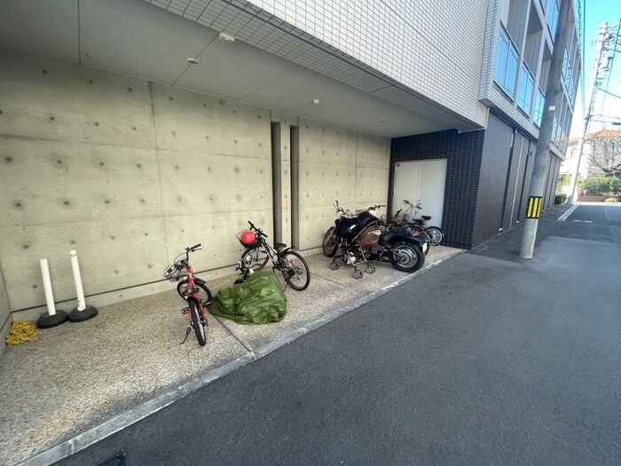 物件外観写真2　(駐輪場)