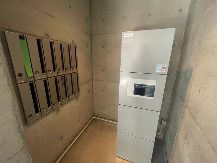 物件外観写真4　(エントランス部分)