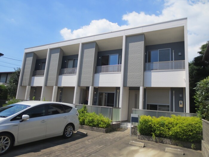 物件外観写真4　(エントランス部分)