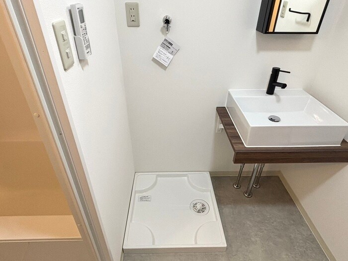 物件内観写真10　(洗濯機置場)