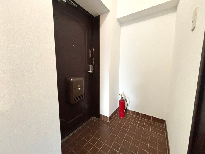 物件内観写真15　(玄関)