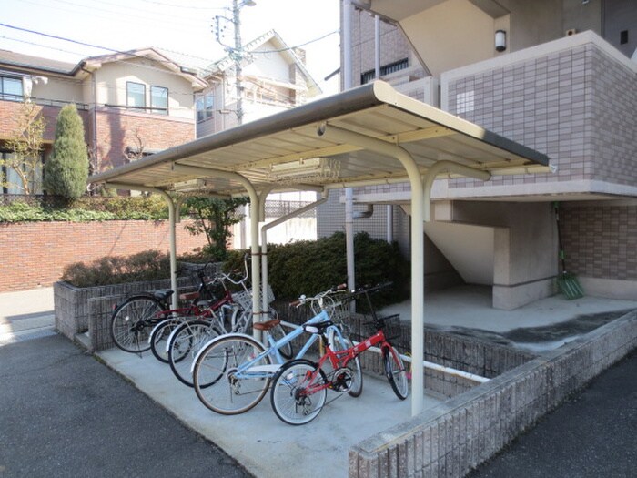 物件外観写真6　(駐輪場)