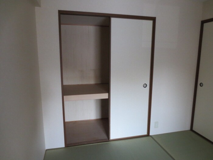 物件内観写真12　(収納)
