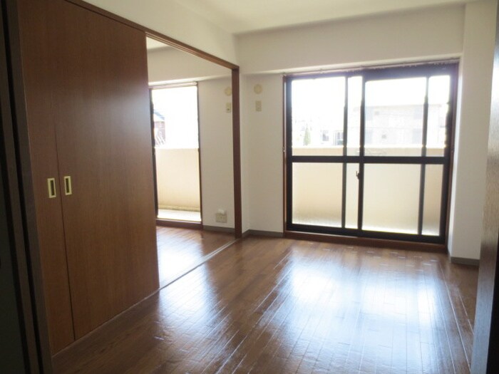 物件内観写真18　(居室)