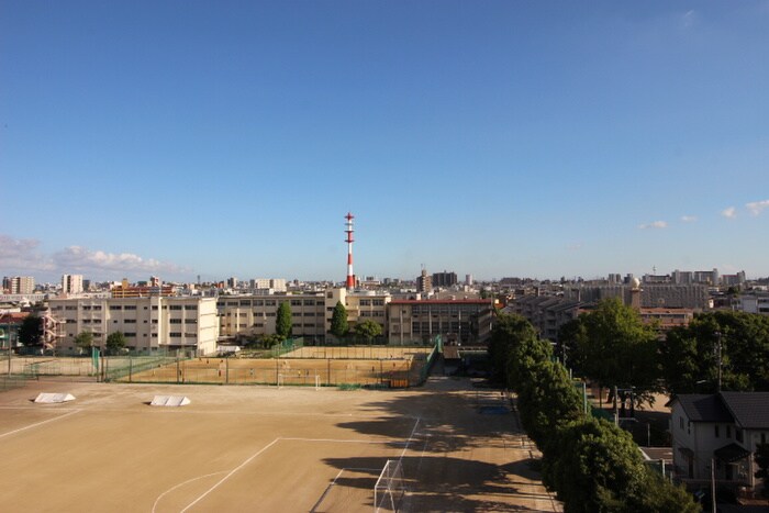 物件内観写真17　(室内からの展望)