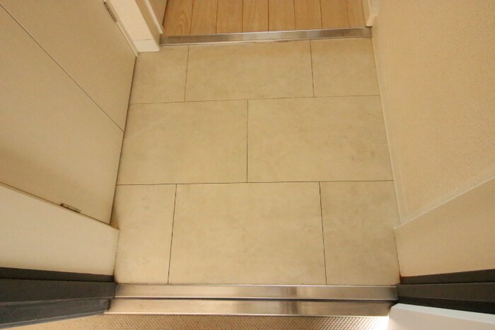 物件内観写真18　(玄関)