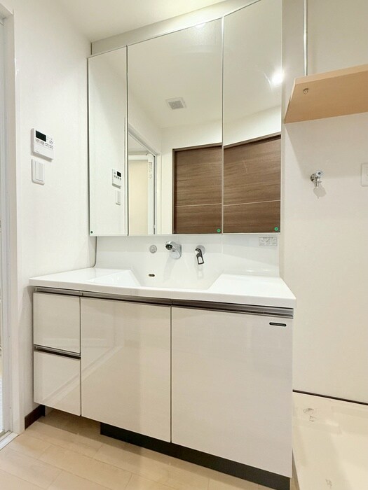 物件内観写真9　(洗面)