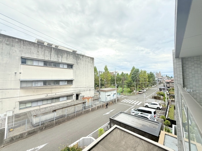 物件内観写真14　(室内からの展望)