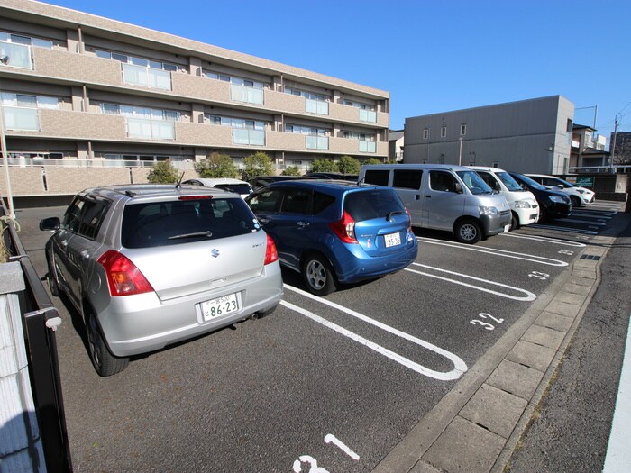 プレミアム御影の駐車場