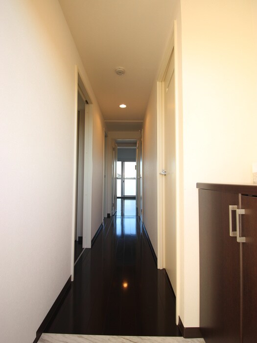 物件内観写真16　(廊下)