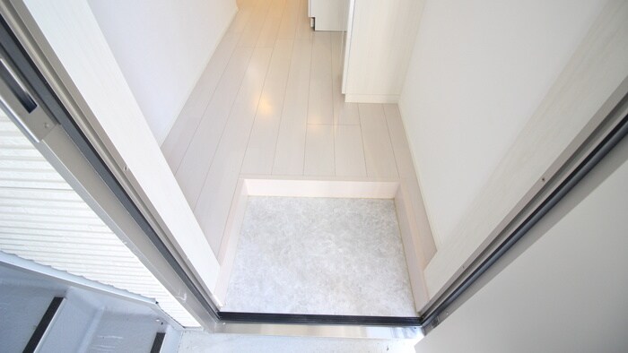 物件内観写真15　(玄関)