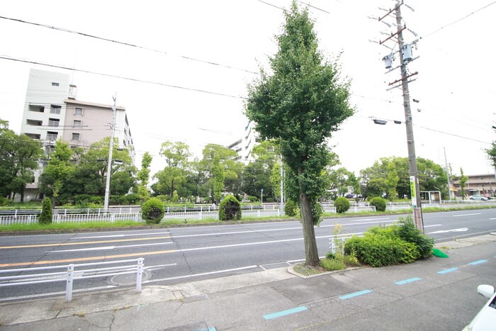 物件内観写真17　(室内からの展望)