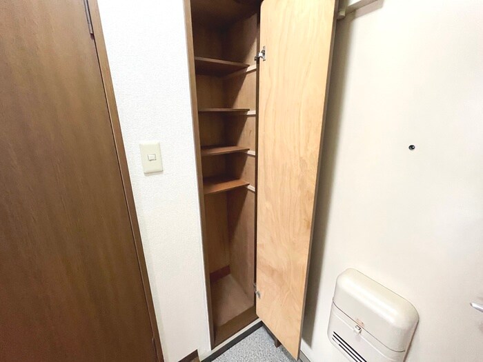 物件内観写真15　(靴箱)