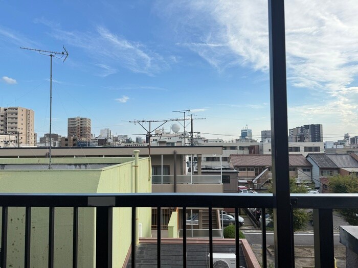 物件内観写真15　(室内からの展望)