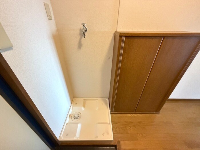 物件内観写真18　(洗濯機置場)