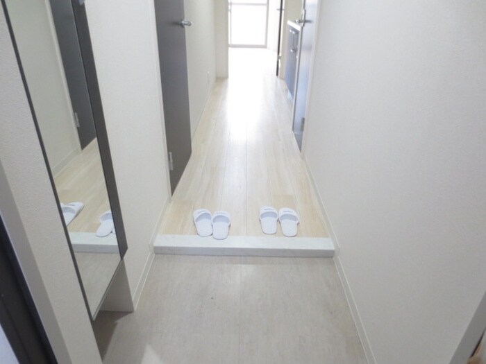 物件内観写真16　(玄関)