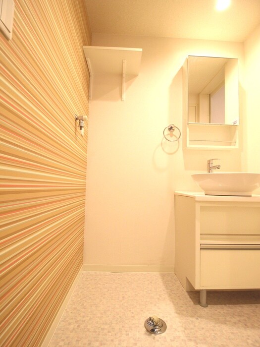 物件内観写真15　(洗濯機置場)