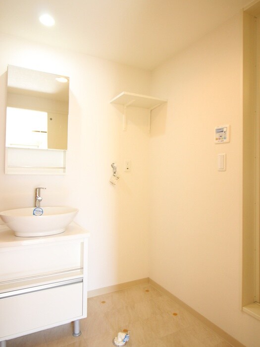 物件内観写真21　(洗濯機置場)