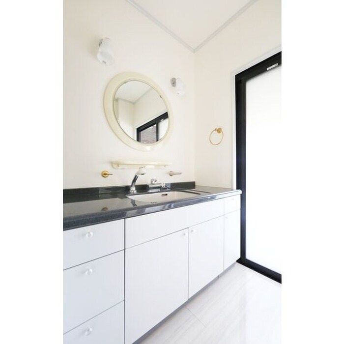 物件内観写真10　(洗面)