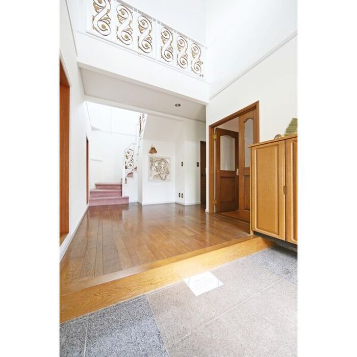 物件内観写真13　(玄関)