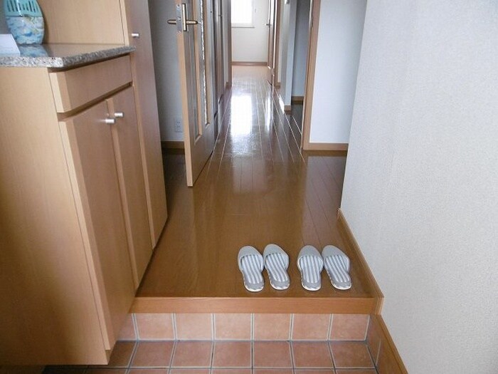 物件内観写真17　(玄関)