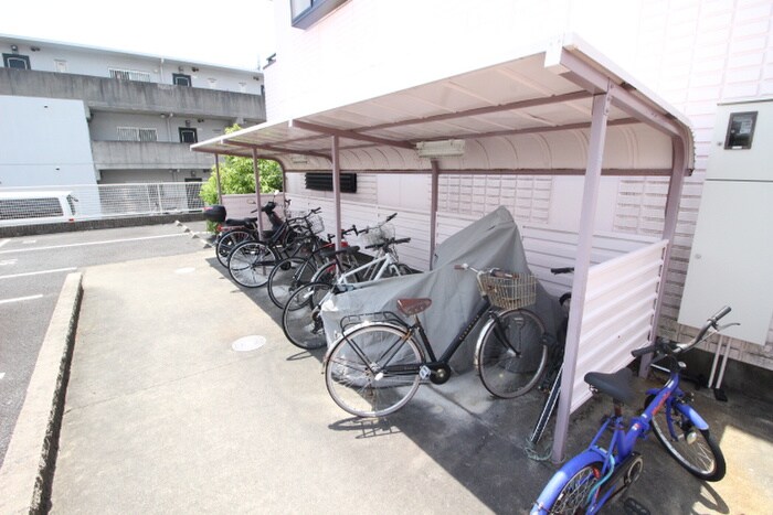 物件外観写真3　(駐輪場)