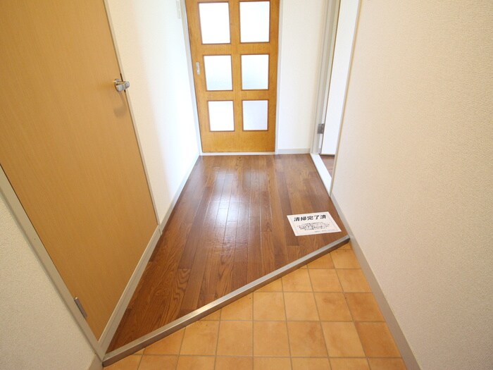 物件内観写真15　(玄関)