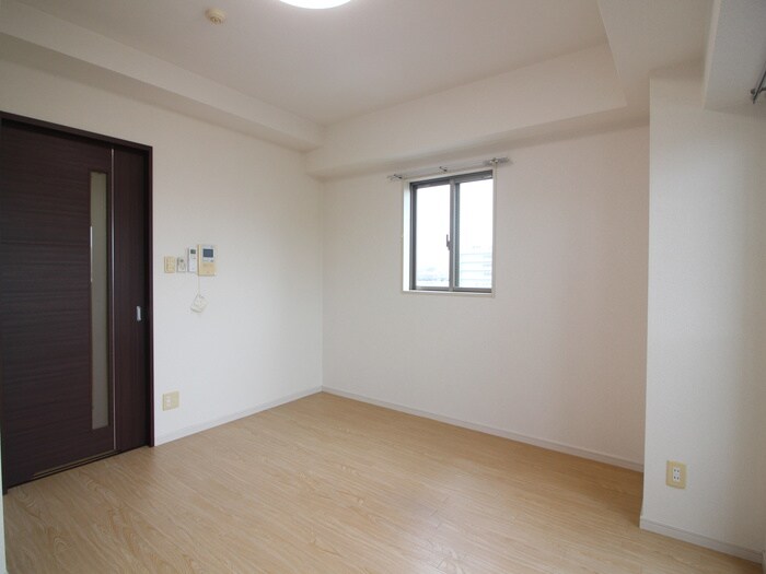 物件内観写真2　(居室)