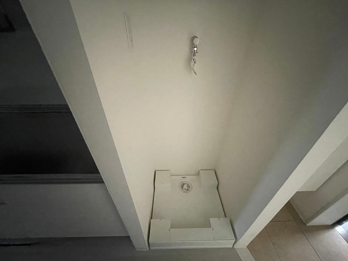 物件内観写真11　(洗濯機置場)