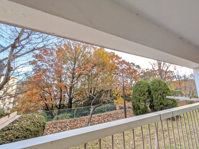 物件内観写真22　(室内からの展望)