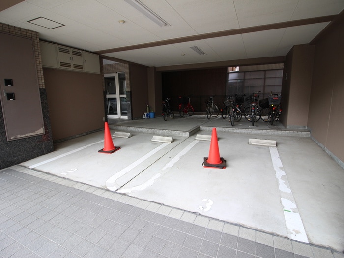 物件外観写真5　(駐車場)