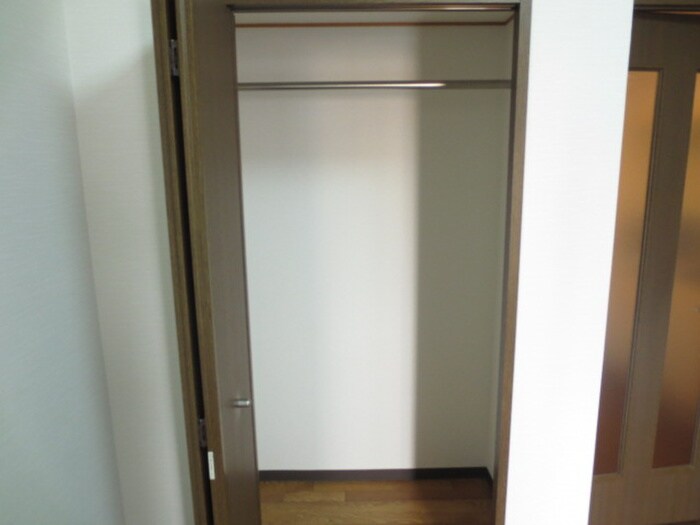 物件内観写真12　(収納)