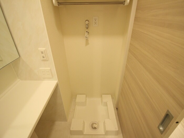 物件内観写真13　(洗濯機置場)