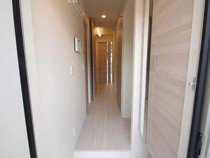 物件内観写真19　(廊下)