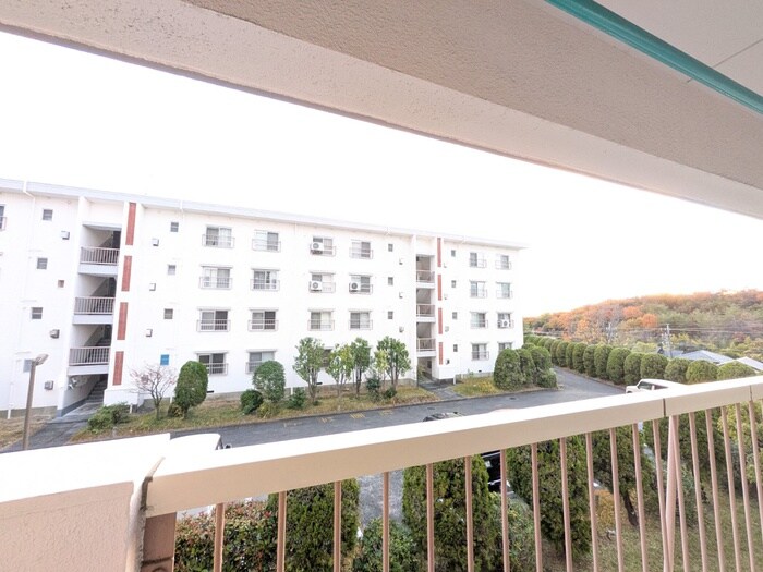 物件内観写真16　(室内からの展望)