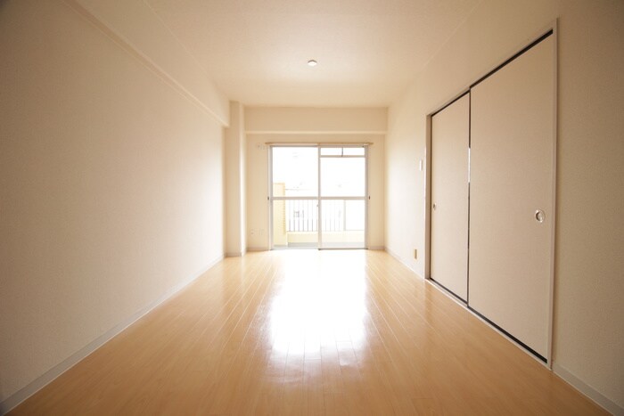 物件内観写真4　(居室)