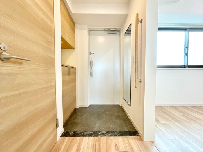 物件内観写真17　(玄関)