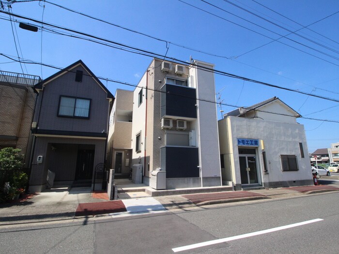 物件外観写真1　(外観写真)