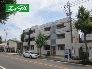 オウルージュ鶴里駅前外観写真