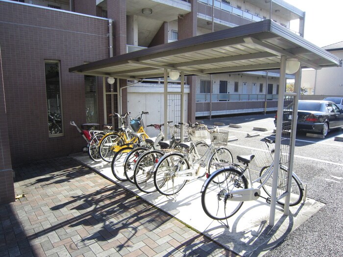 物件外観写真5　(駐輪場)