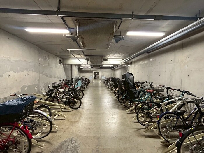 物件外観写真5　(駐輪場)