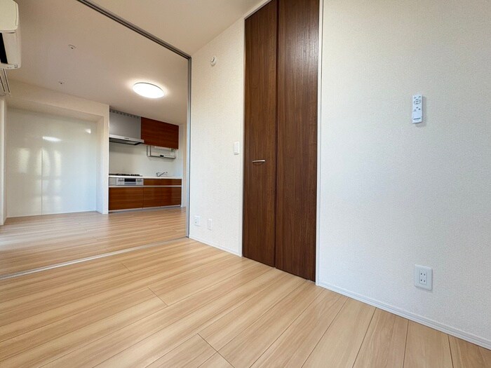 物件内観写真9　(居室)